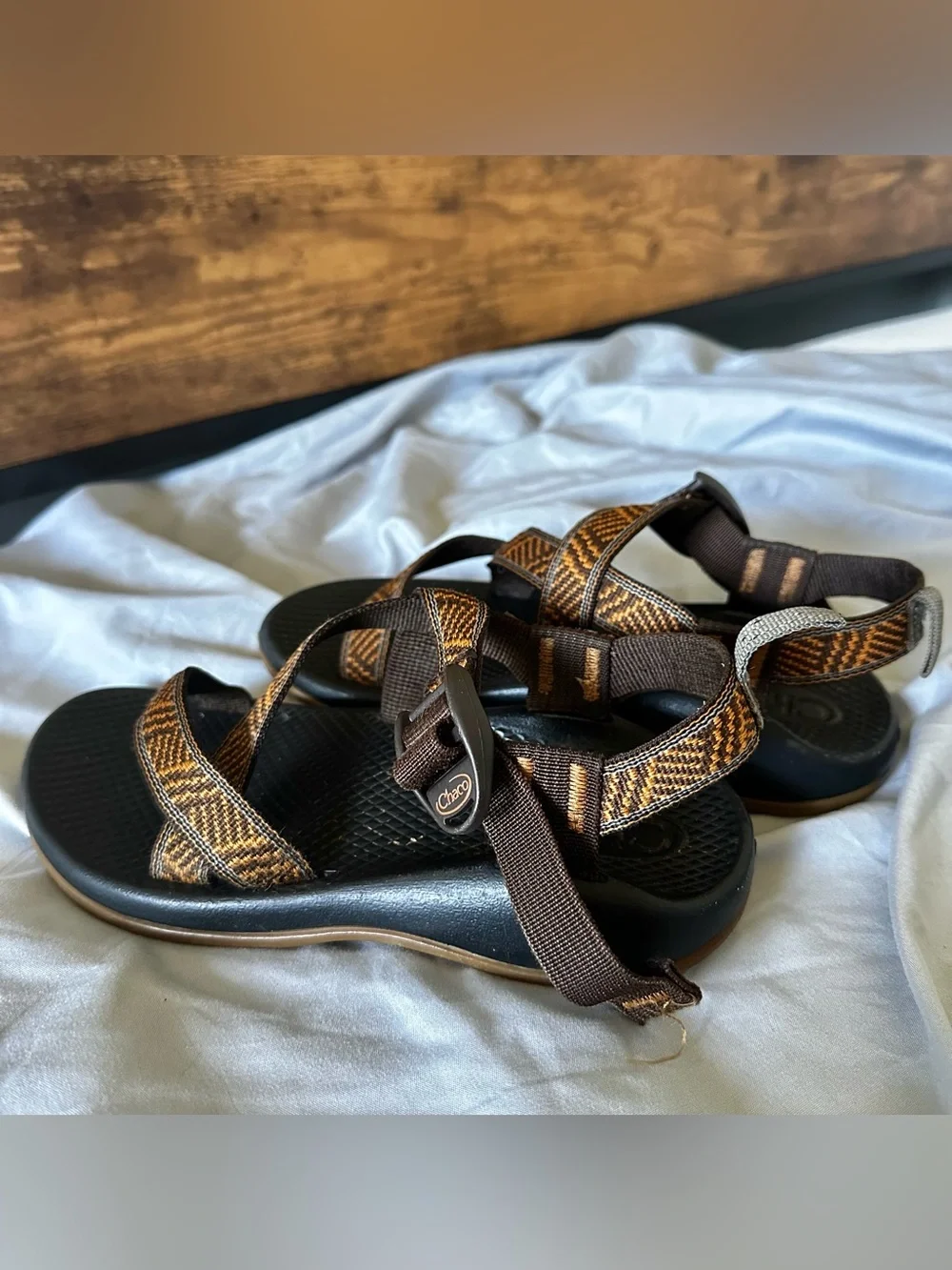 Chaco straps hiking youth 3 sandal, adjust. buckle, outer sole measures 9.5inch